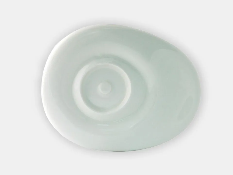 Adaptive Oval Saucer