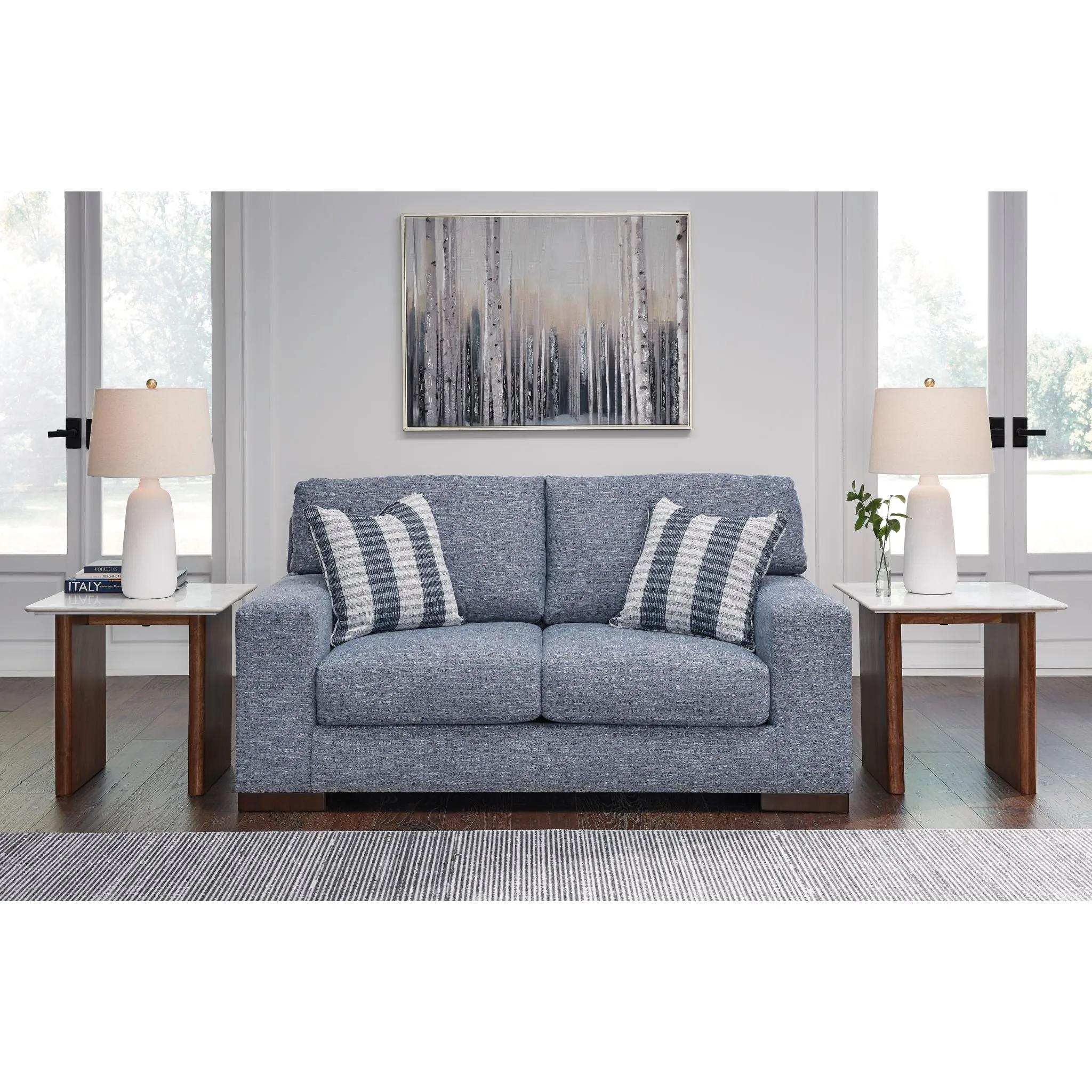 Belvoir-Exclusive Loveseat