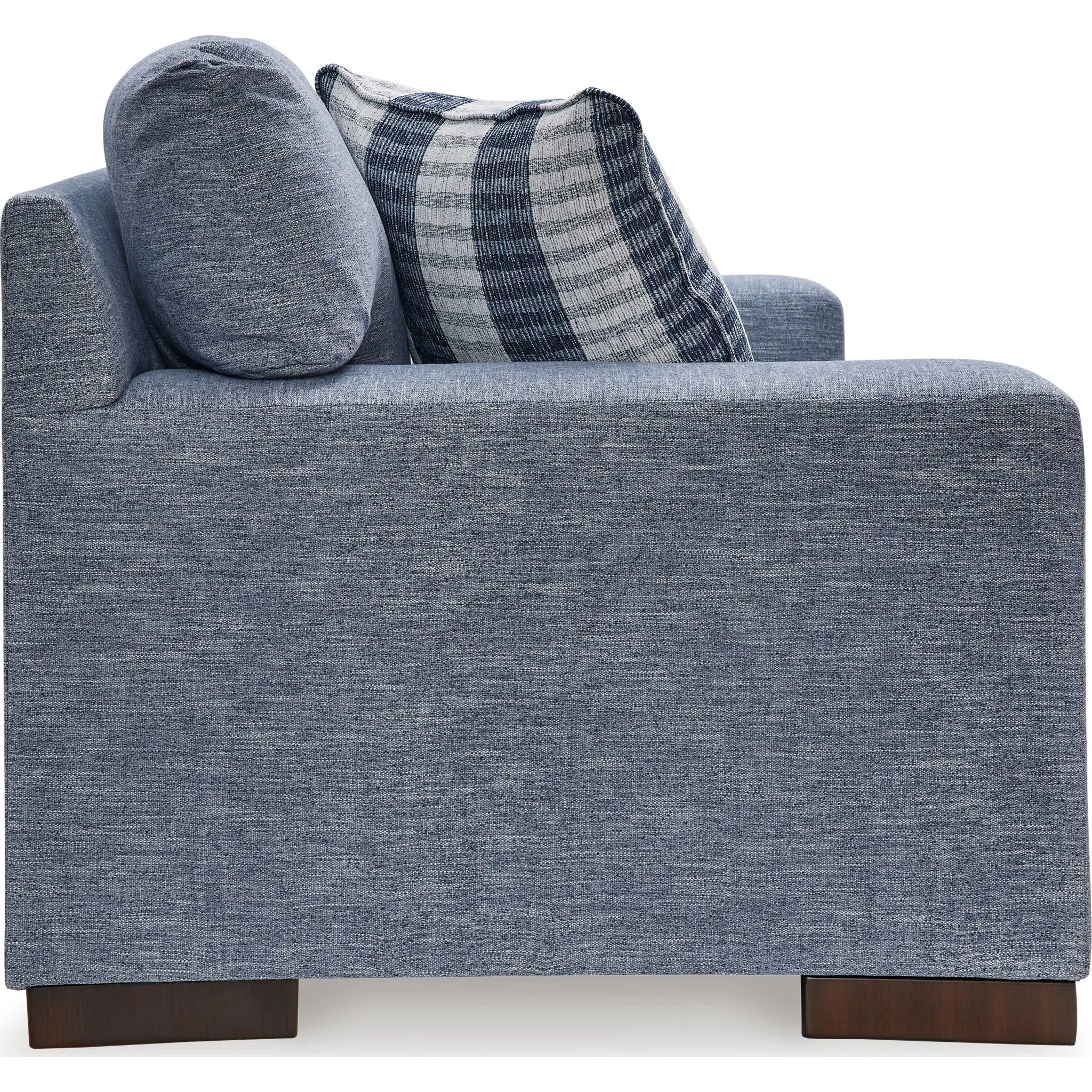 Belvoir-Exclusive Loveseat