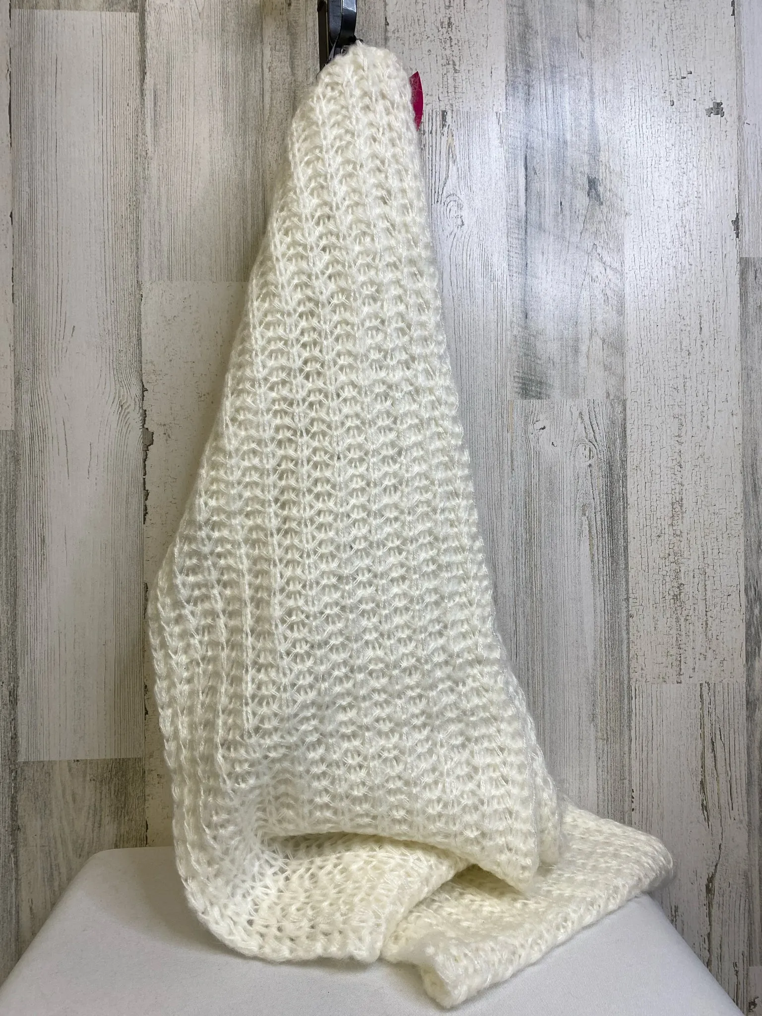 chatties Ivory Infinity Scarf