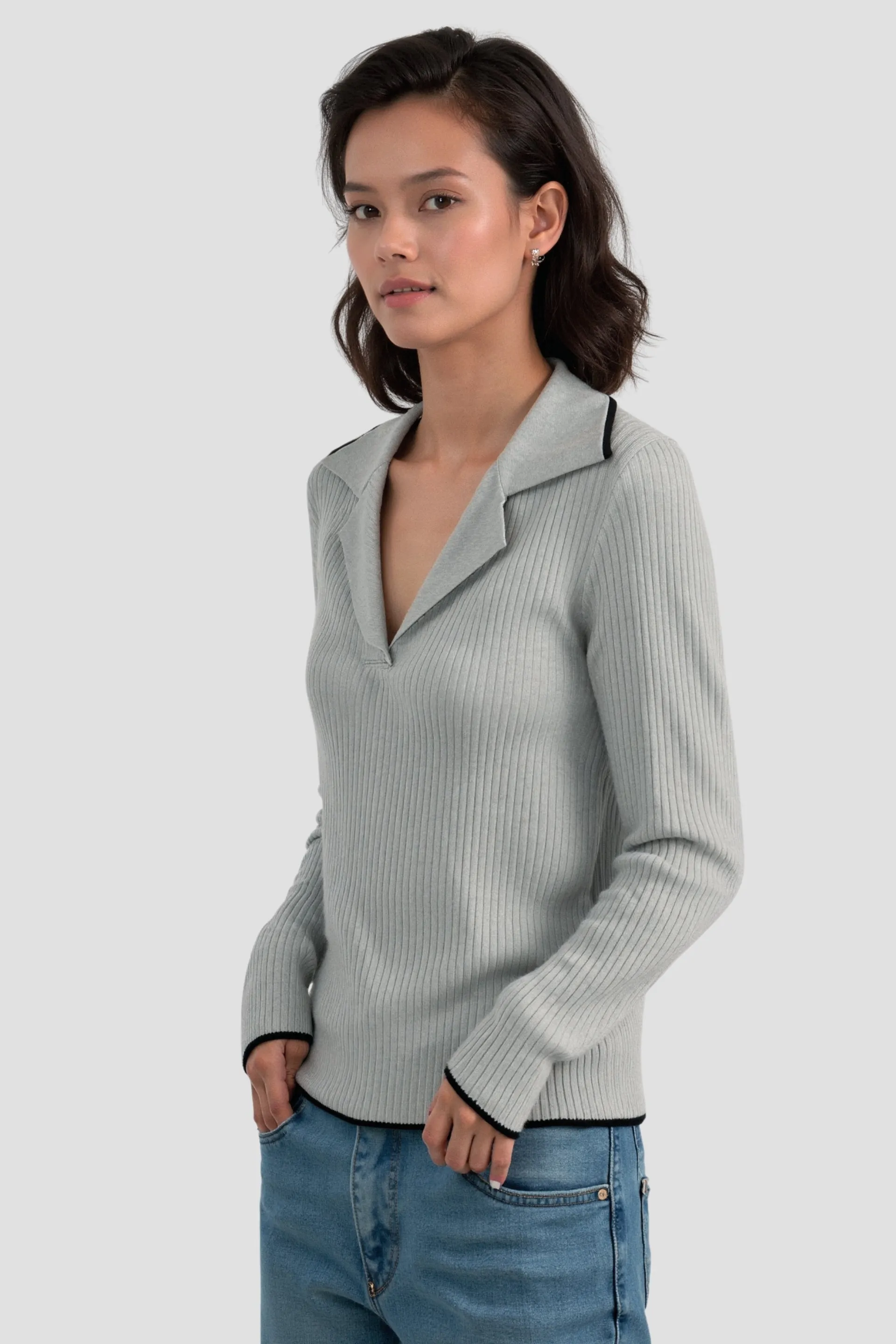 Old Money Contrast Trim Gray Label Neck Sweater