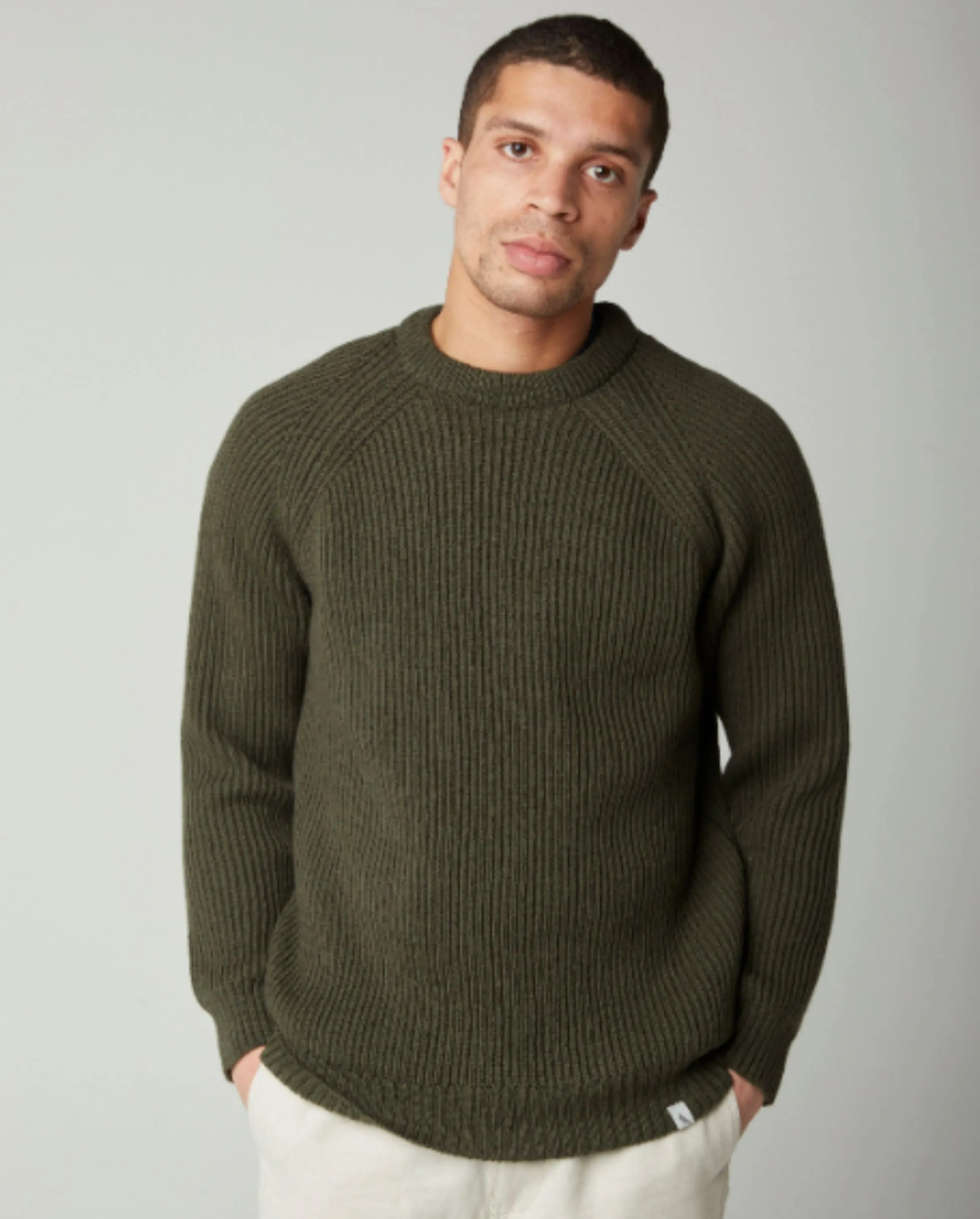 Peregrine Sweater Ford Crew Olive